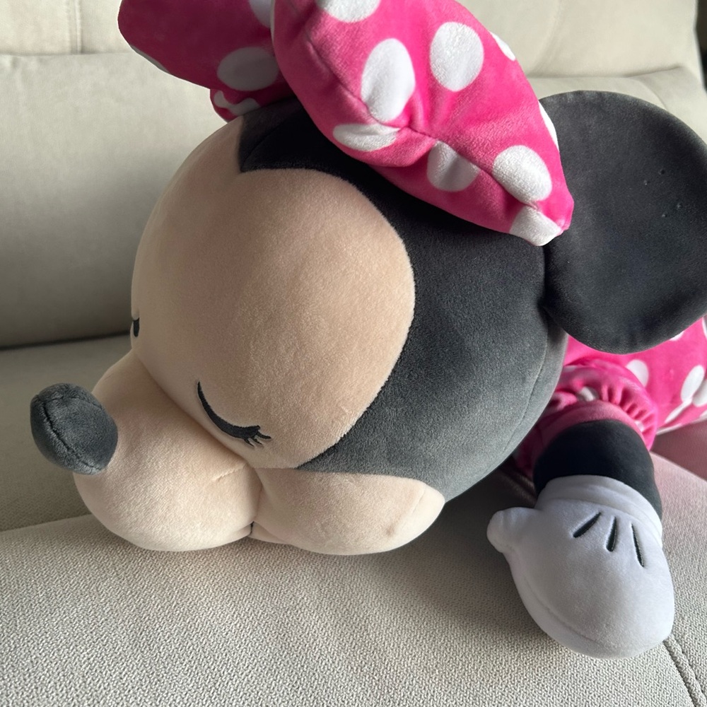 Disney Store Cuddleez Minnie Mouse 24" Jumbo Plush